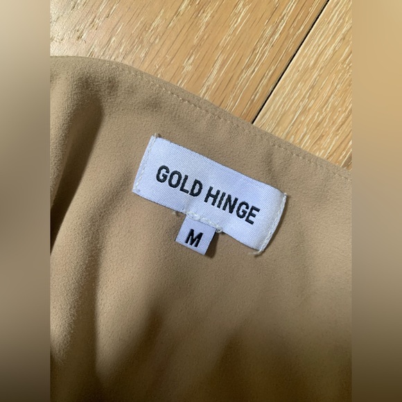 Gold Hinge Crop Top - Picture 3 of 3